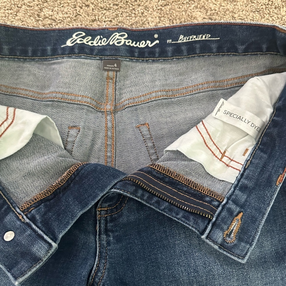 Eddie Bauer classic blue denim Jeans. - Picture 3 of 12
